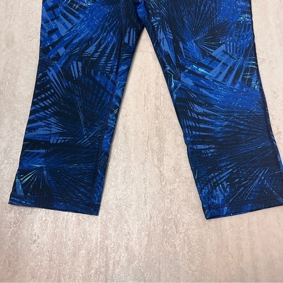 Old Navy Active Maternity leggings workout capri pants meidum - Picture 2 of 7